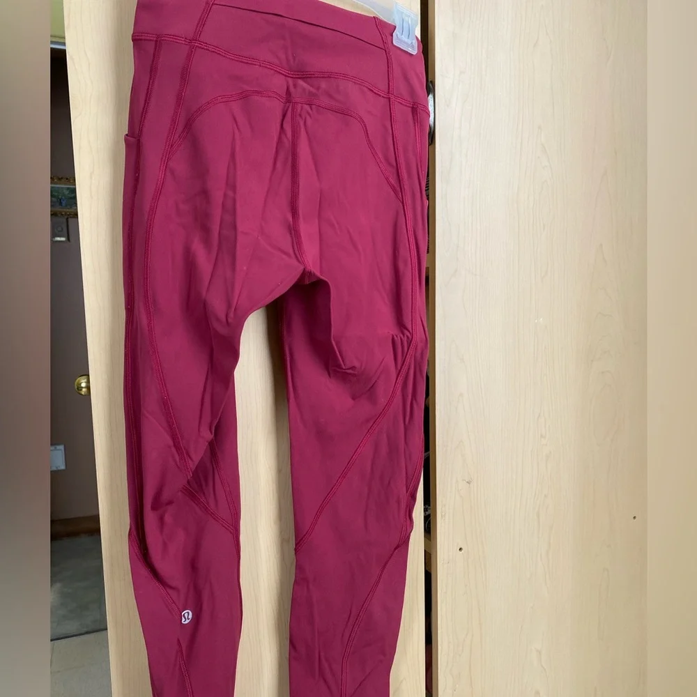 Lululemon crop - Picture 2 of 3